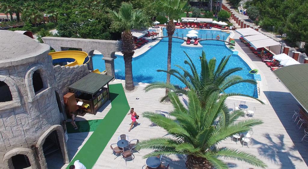 Thalia Beach Resort Hotel Ilica  Bagian luar foto