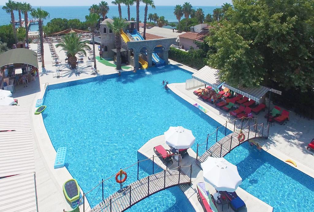 Thalia Beach Resort Hotel Ilica  Bagian luar foto