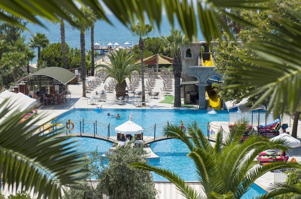Thalia Beach Resort Hotel Ilica  Bagian luar foto