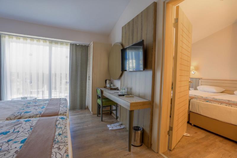Thalia Beach Resort Hotel Ilica  Bagian luar foto